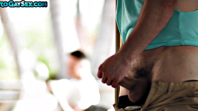 Muscled jock enjoys bareback sex with tattooed stud