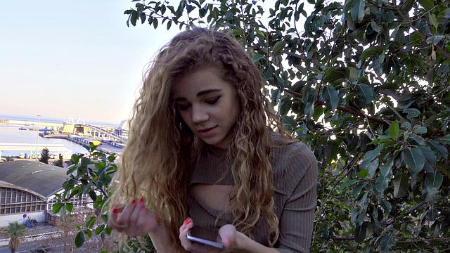 Watch this bald pussy get pounded doggy-style by a piercing-wearing outdoor babe