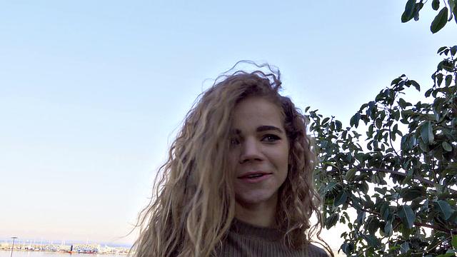 Watch this bald pussy get pounded doggy-style by a piercing-wearing outdoor babe