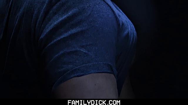 My Dad's a Pervert Chapter 1: Store Backroom Gloryhole