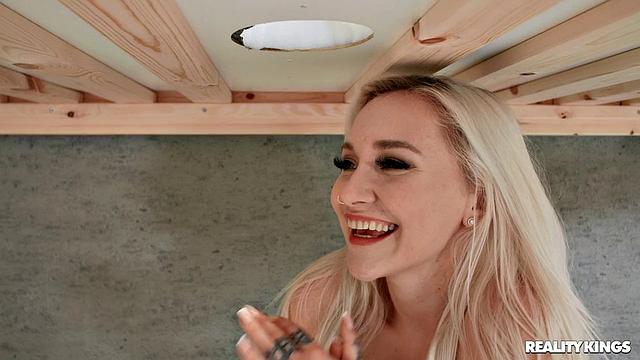 eSe Your Glory Hole, Raise Pussy