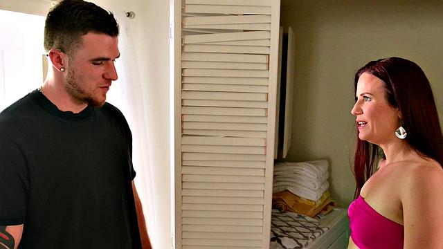 Jazmin bangs her daughter's boyfriend