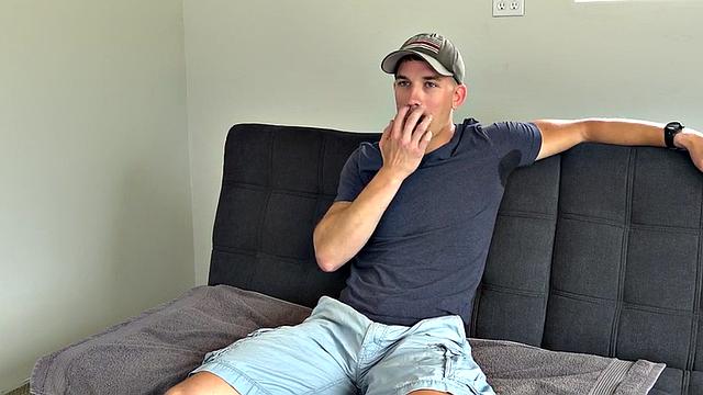 Real amateur jock jerks his hard cock after casting
