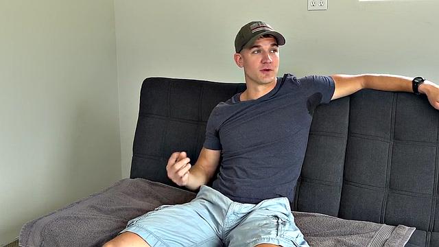 Real amateur jock jerks his hard cock after casting