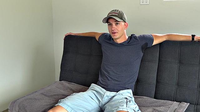 Real amateur jock jerks his hard cock after casting