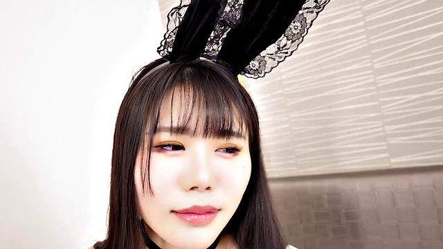 Sexy bunny Kei Muto came to suck today