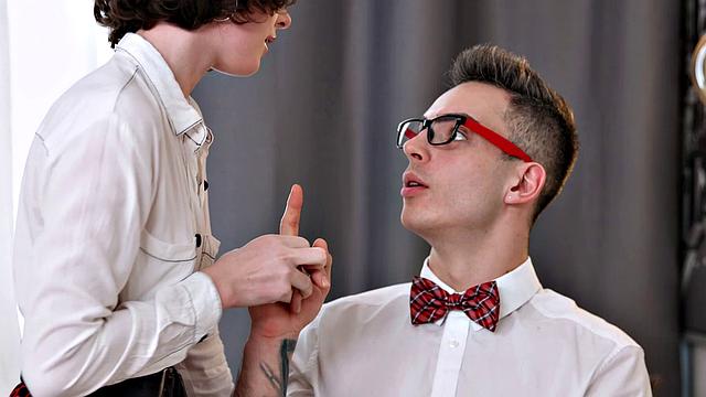 смотри, как дарси дарк трахается раком со своим парнем