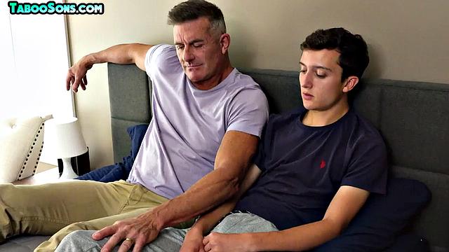 Amateur twunk doggyfucked by DILF