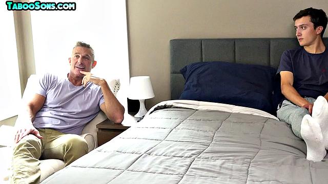 Amateur twunk doggyfucked by DILF