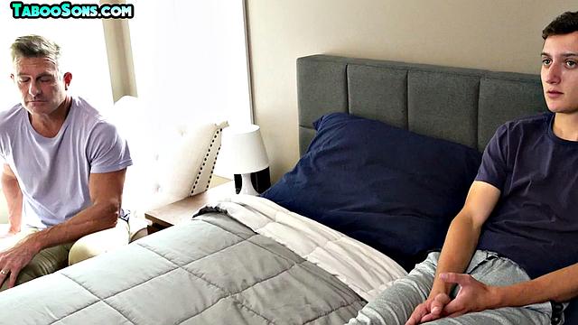 Amateur twunk doggyfucked by DILF