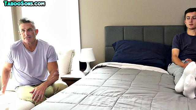 Amateur twunk doggyfucked by DILF