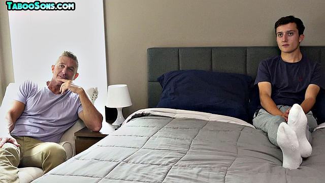 Amateur twunk doggyfucked by DILF