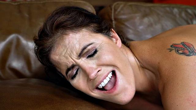 Les GILF got pussylicked and fingered by sensual partner