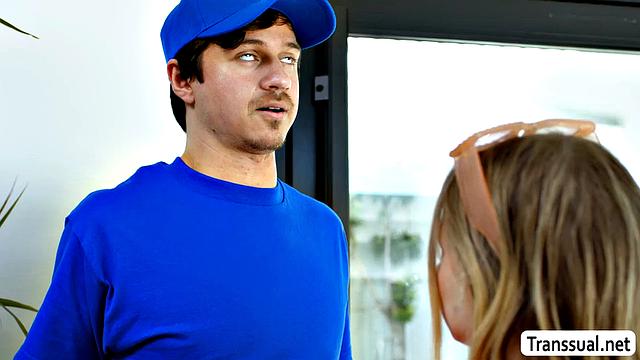 Trans Stepmom fucks Delivery Man's Enormous Cock