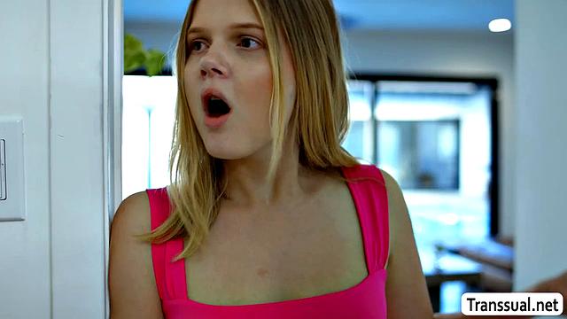 Trans Stepmom fucks Delivery Man's Enormous Cock