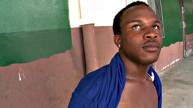 Ebony thug fucked outdoors by white stud in pickup sex for cash