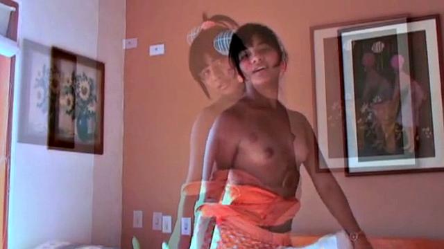 Tobie Teen masturbating with dildo