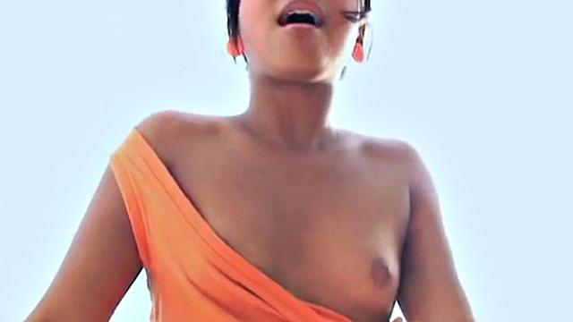 Tobie Teen masturbating with dildo