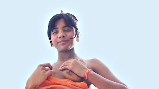 Tobie Teen masturbating with dildo