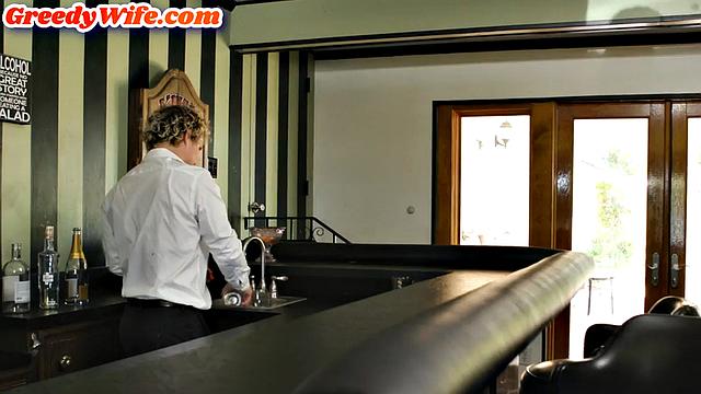 Зрелая с большой жопой изменяет любовнику и получает по полной.