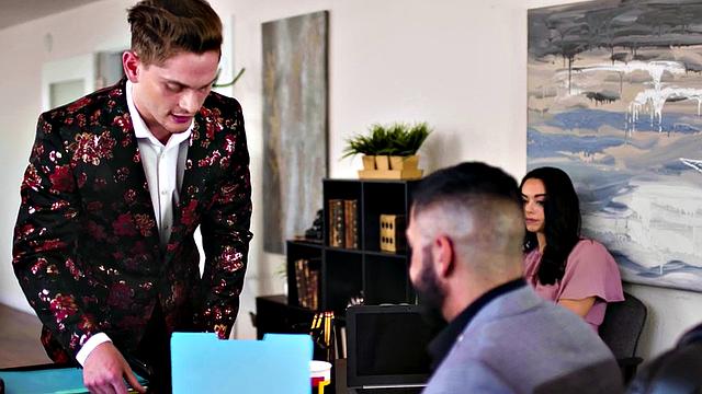 Bisex small boobs slut facialized in threesome