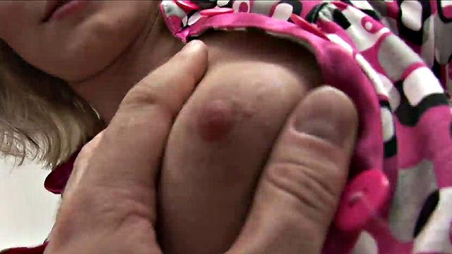 русская блондинка не смогла устоять перед большим членом