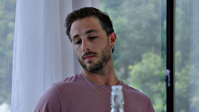 Big-titted babe moans in pleasure as she gets her wet pussy drilled by a huge cock