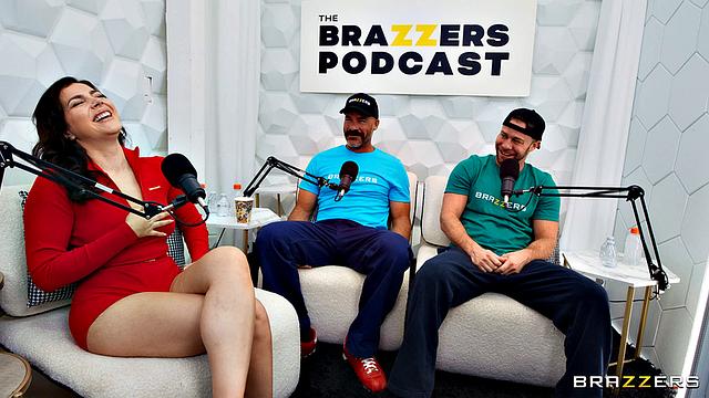 Валентина Наппи заводит друзей - сначала разговор, потом трах втроем