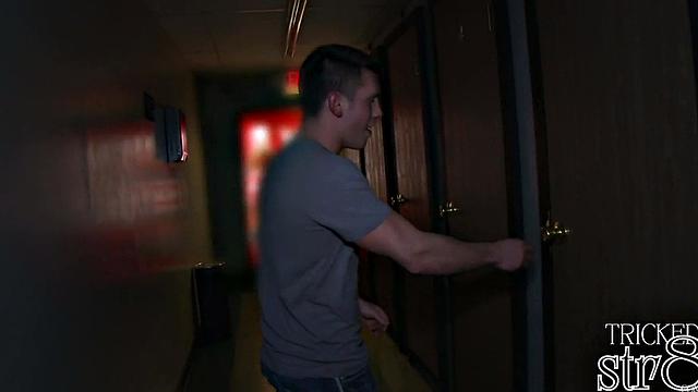 Fooled straight guy at gay gloryhole