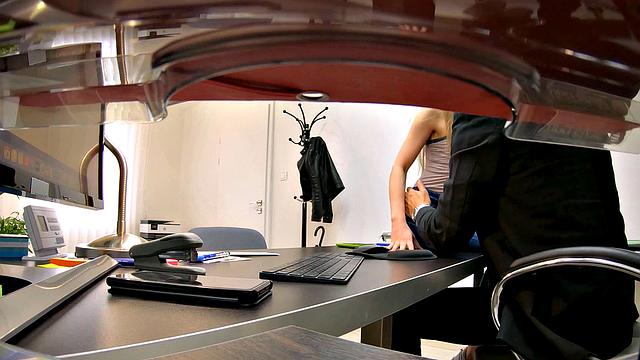 LOAN4K. Honey does everything to get a loan