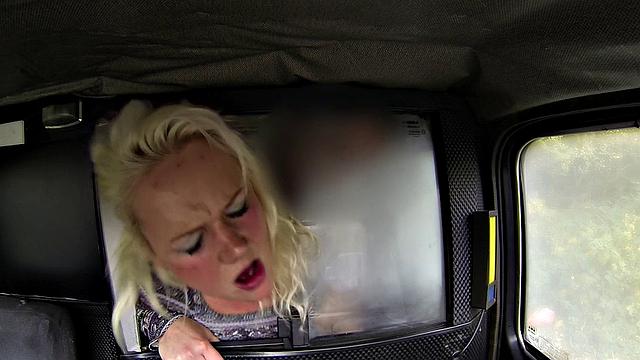 Blonde with tattoos gets down & dirty with cabbie instead of boyfriend