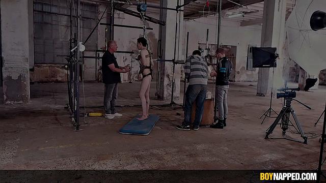 Жёстко дразнят твинка Тейлора - Часть 2 - Тейлор Мэйсон и Ксавьер Сибли