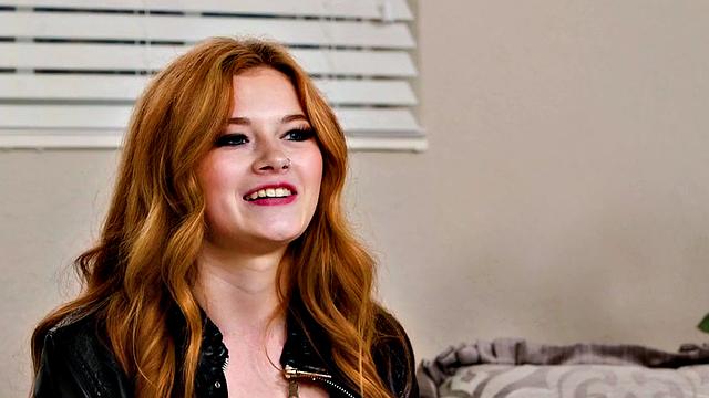Casting petite 21yo got pussypounded on sofa