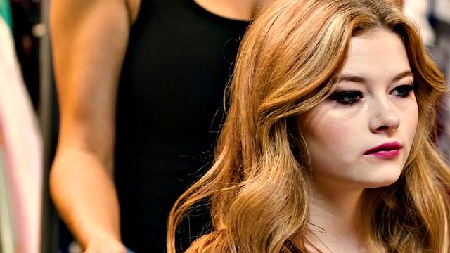 Casting petite 21yo got pussypounded on sofa