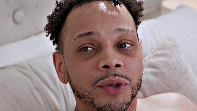 джилл тейлор не может удержаться, наблюдая, как мачеха трахается на стороне