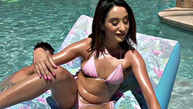 Beauty cockriding boyfriend in outdoor threesome