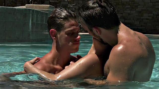 Beauty cockriding boyfriend in outdoor threesome