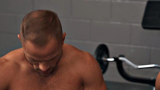 Eager jocks anal threesome in tge gym after working out