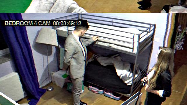 21yo babes pussyfucked in three-way