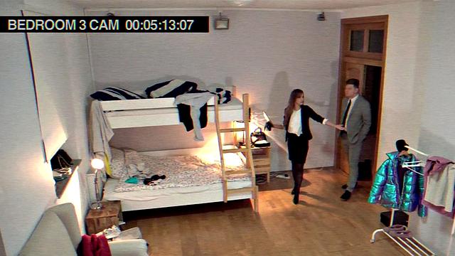 21yo babes pussyfucked in three-way