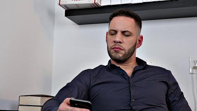 блондинка лили ларимар убеждает языком жёстче всех