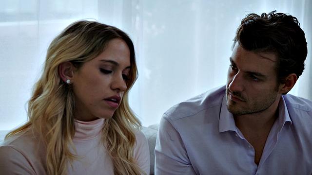 Шлюховатая падчерица получает крепкий трах от отчима в мокрой киске