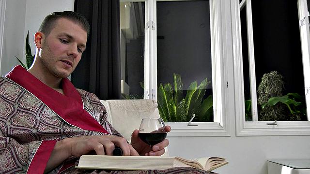 Киара Коул ловит парня подруги и сразу устраивает допрос с пристрастием