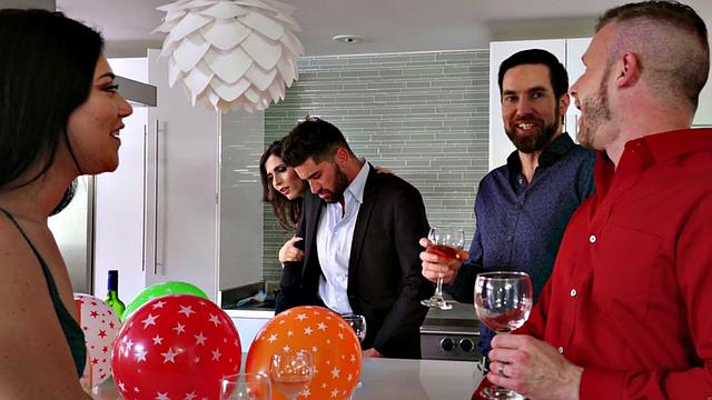 Trans babe secretly tugged at party before riding