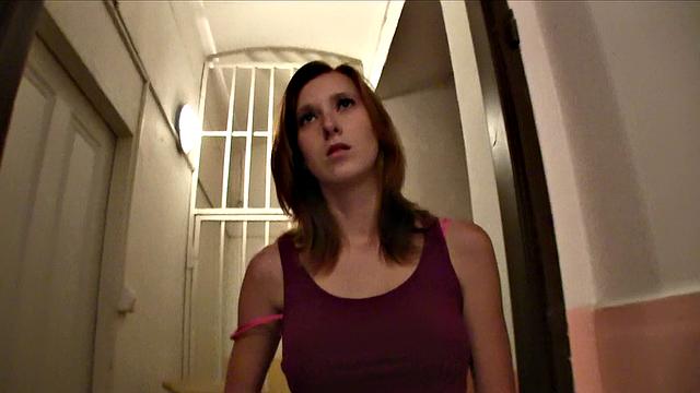 рыжая Линда думает, что отсос спасёт, а в итоге уходит с натянутой жопой