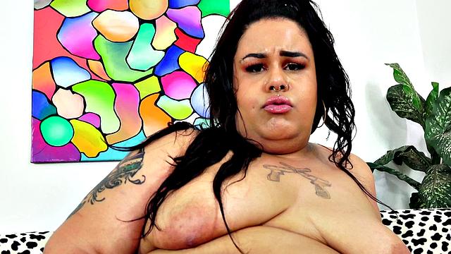 BBW Spooky Brat Has Her Face Sprayed