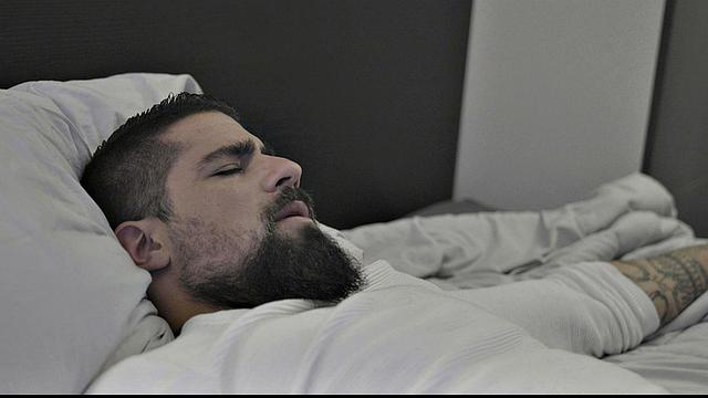 Ryan Bones, Lev Ivankov: Hangover