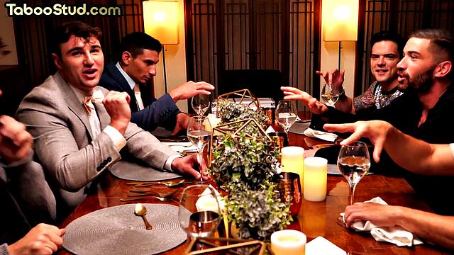 смотри, как настоящие качки сосут член и трахают по-жёсткому