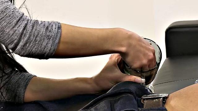 Cute Teen Tries Watersports With Boyfriend