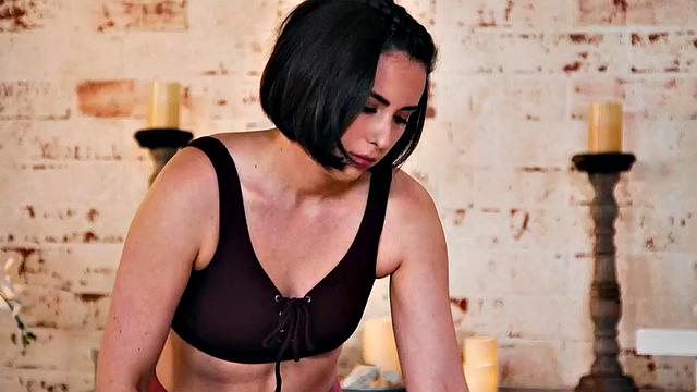 Les masseuse rimmed by client before scissoring